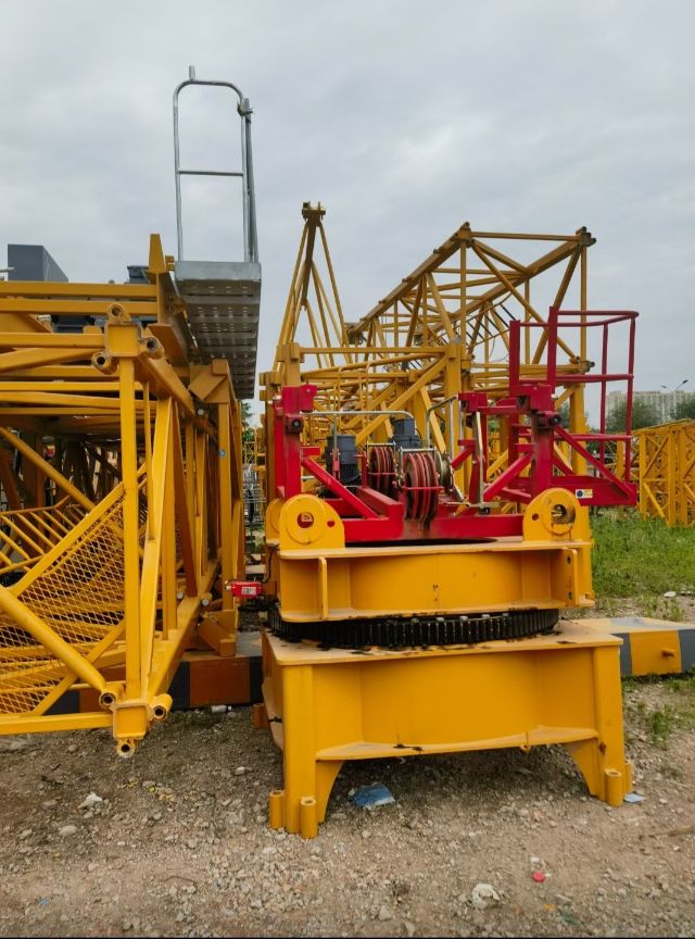 徐工APC--6013-6塔式起重机