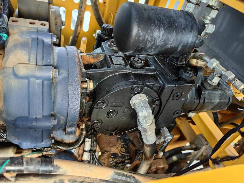 山推SR22单钢轮压路机