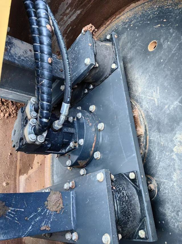 山推SR22单钢轮压路机