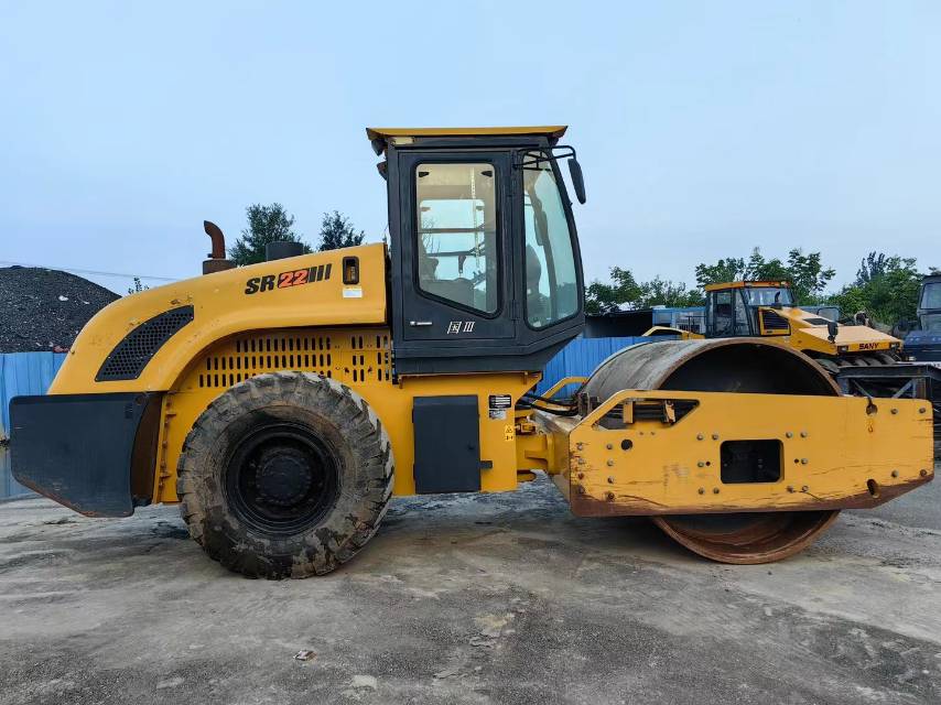 山推SR22单钢轮压路机