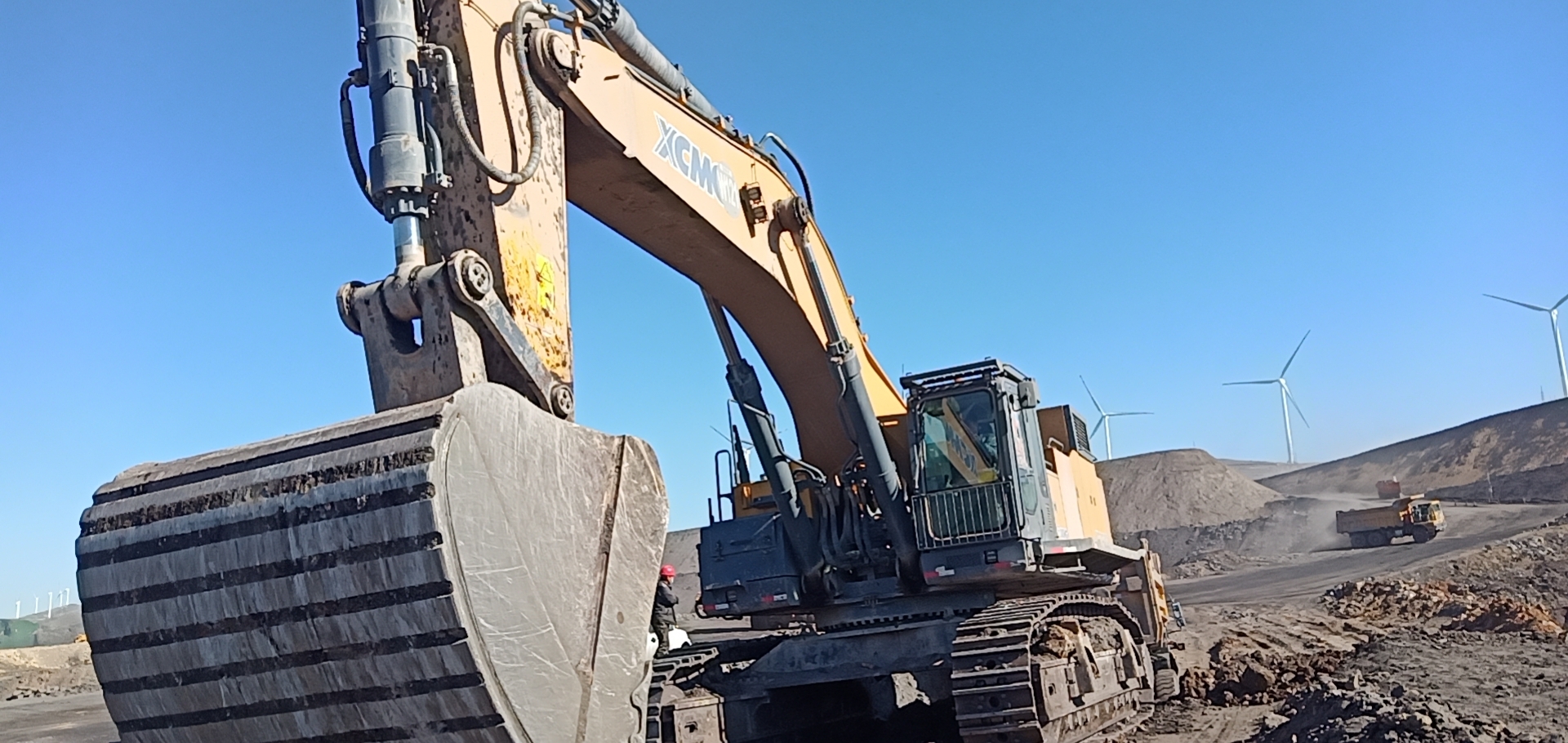 徐工XE950D履带式挖掘机