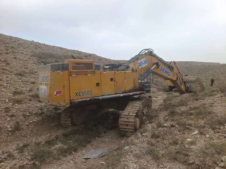 徐工XE950GA履带式挖掘机
