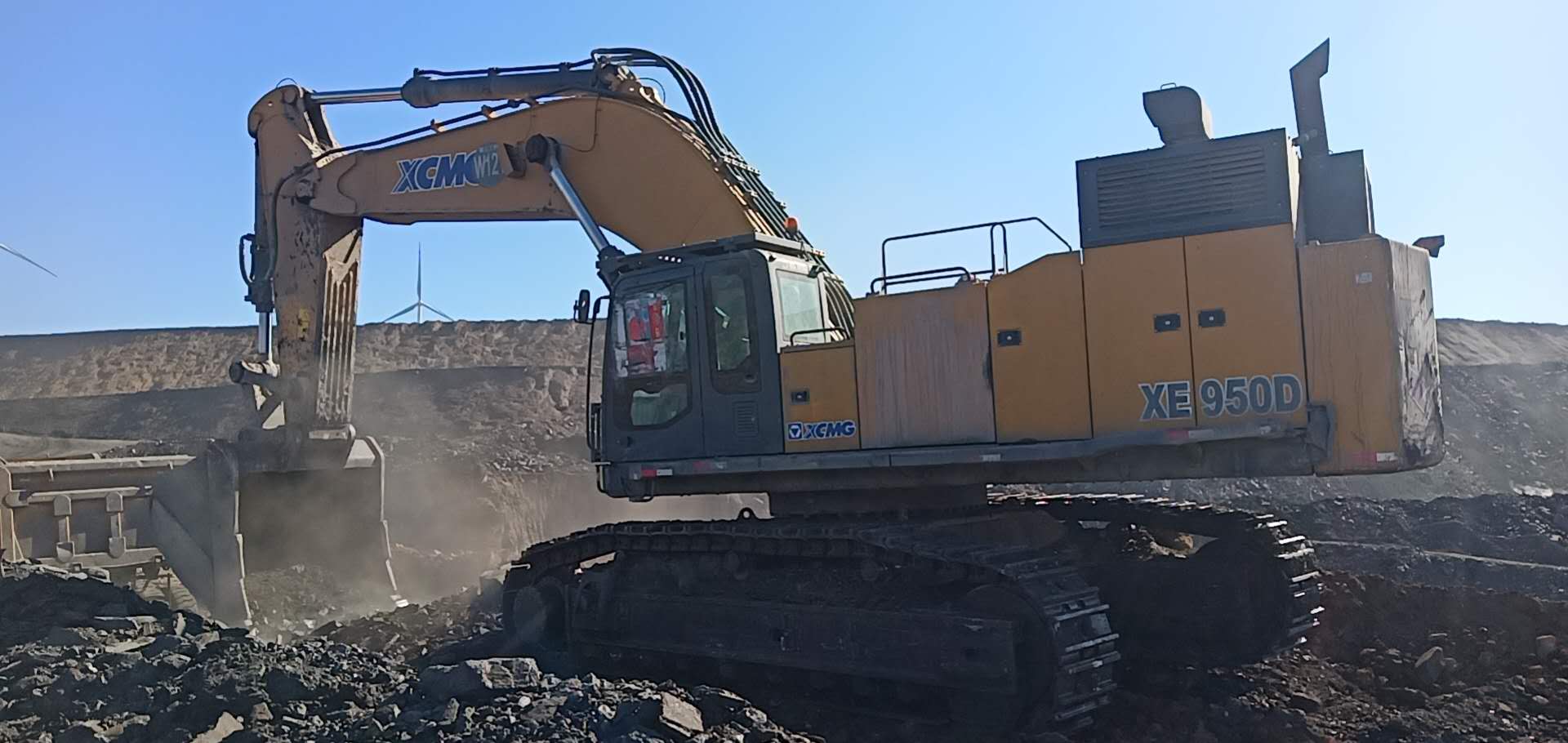 徐工XE950D履带式挖掘机