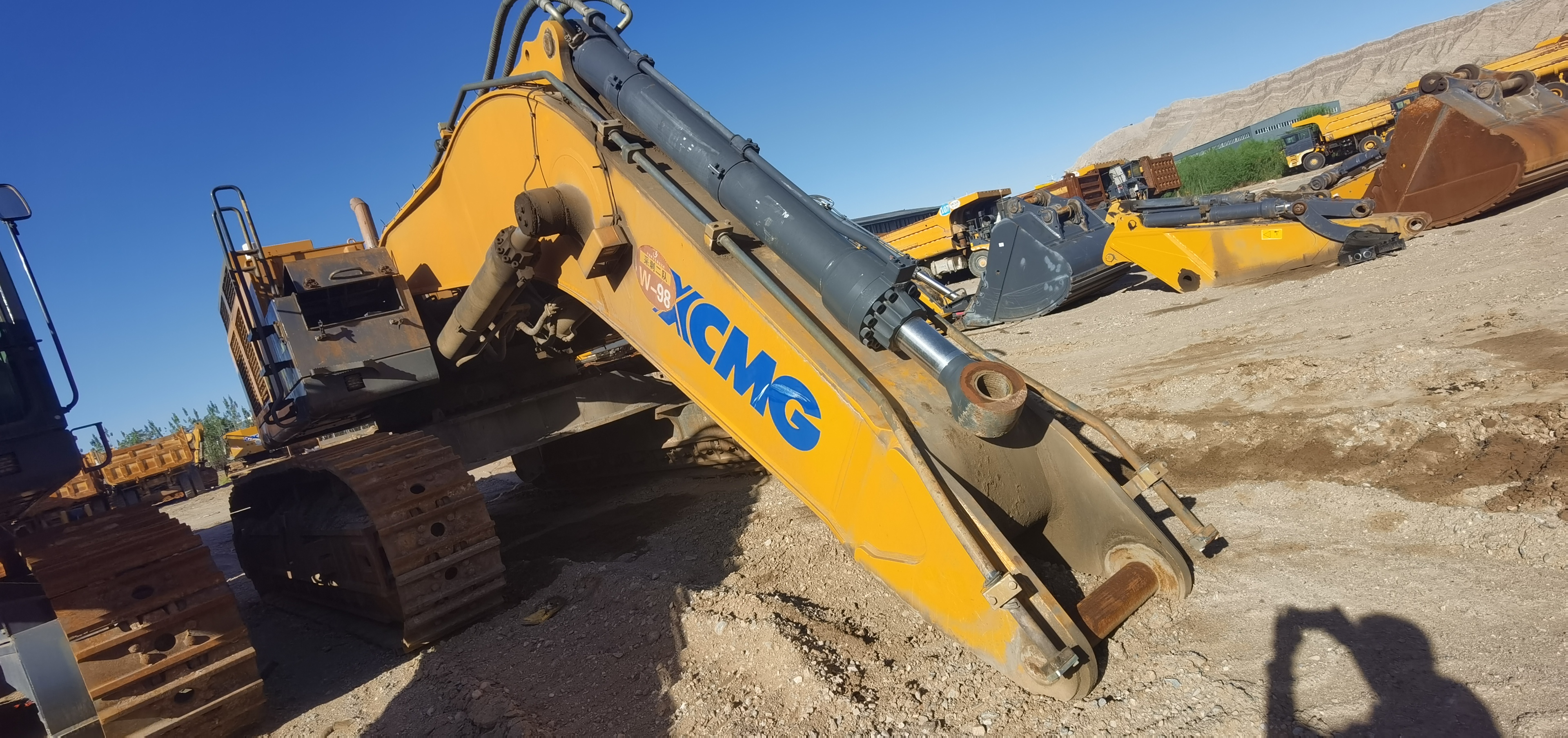 徐工XE950D履带式挖掘机