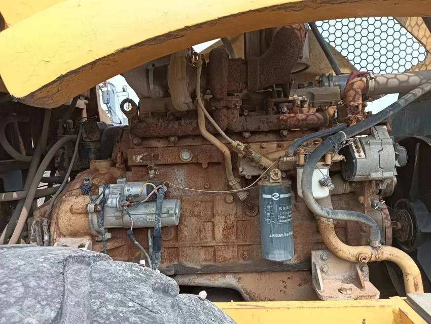 山推SR22轮胎压路机