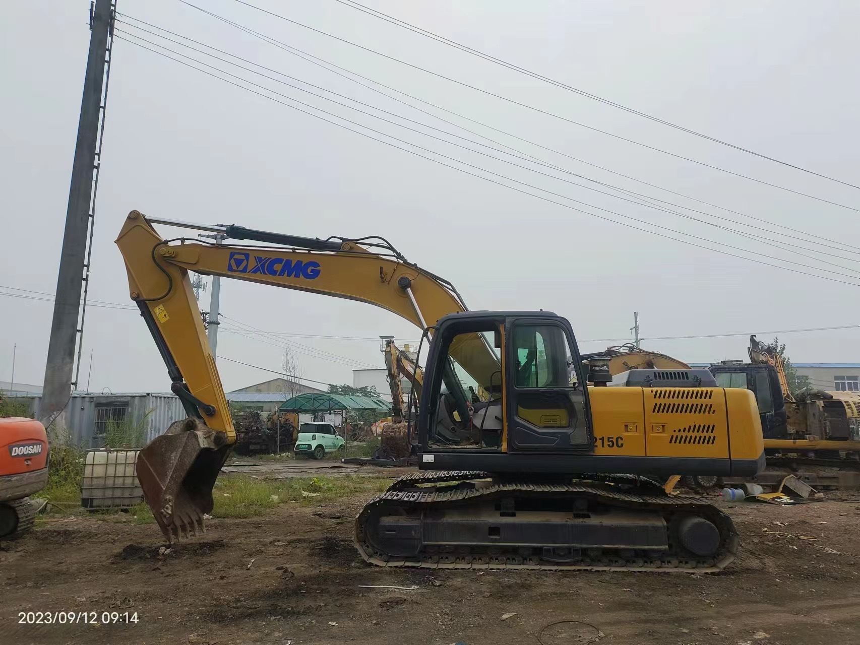 徐工XE215CA履带式挖掘机