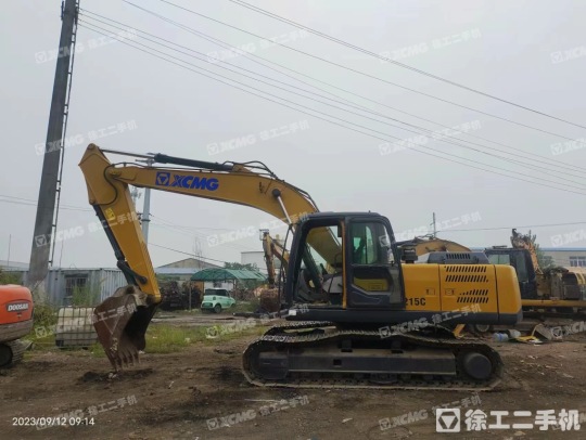 徐工XE215CA履带式挖掘机