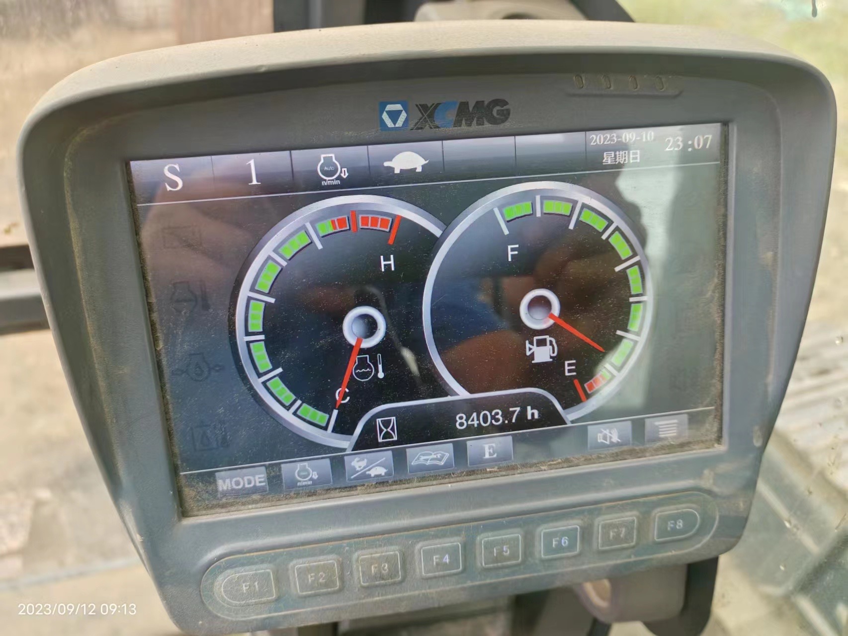 徐工XE215CA履带式挖掘机