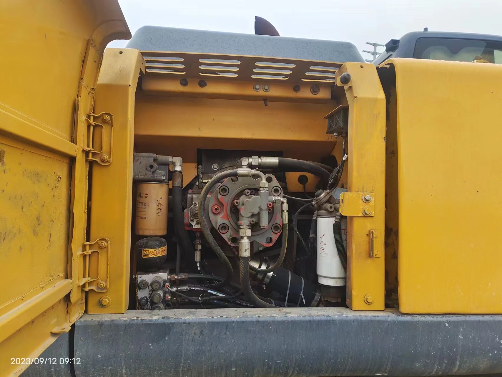 徐工XE215CA履带式挖掘机