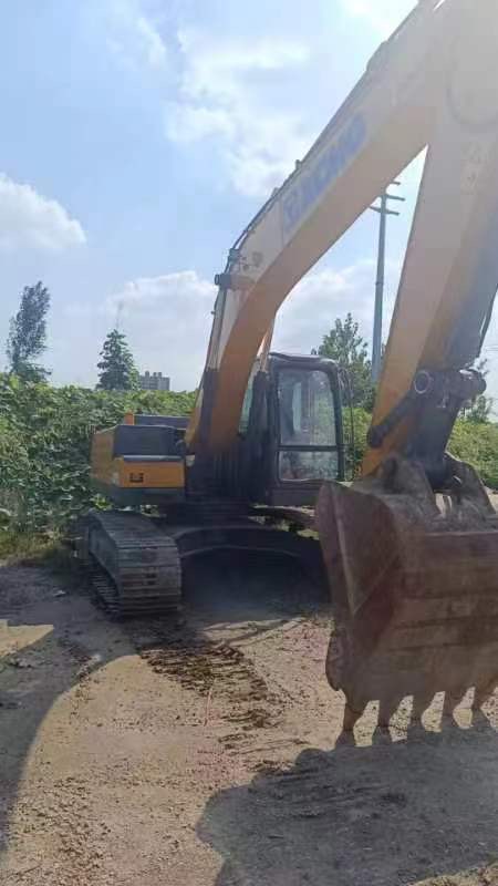 徐工XE215CA履带式挖掘机