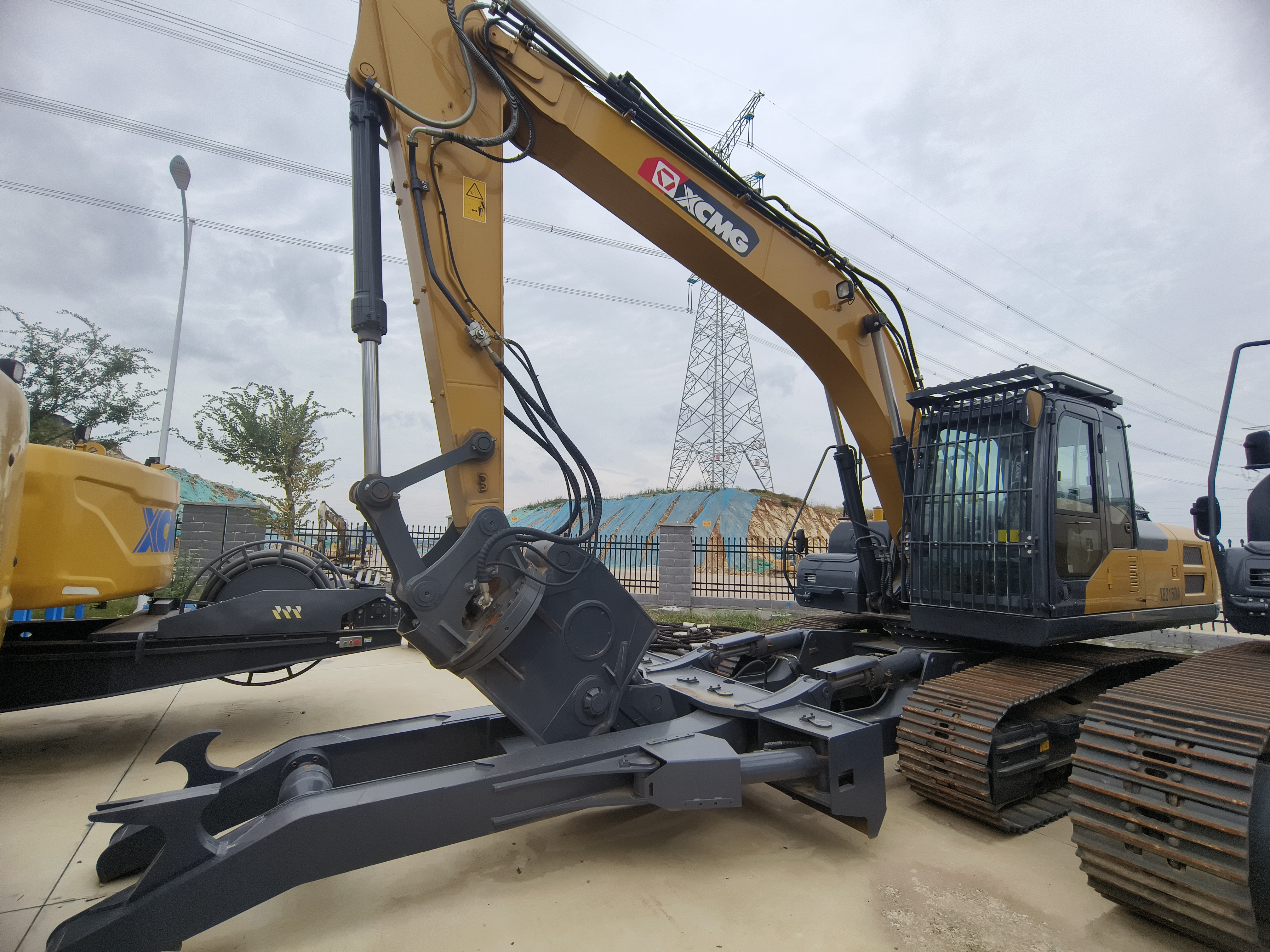 徐工XCJ25K拆解机履带式挖掘机XMH50CE抓料机
