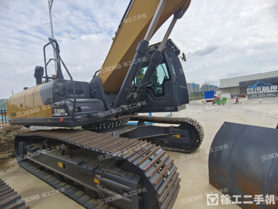 徐工XE450M抓料机履带式挖掘机