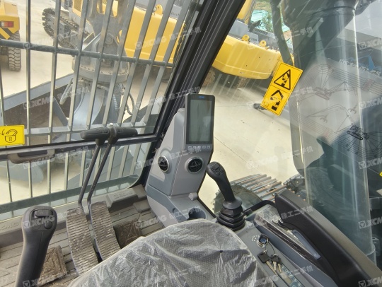 徐工XE450M抓料机履带式挖掘机