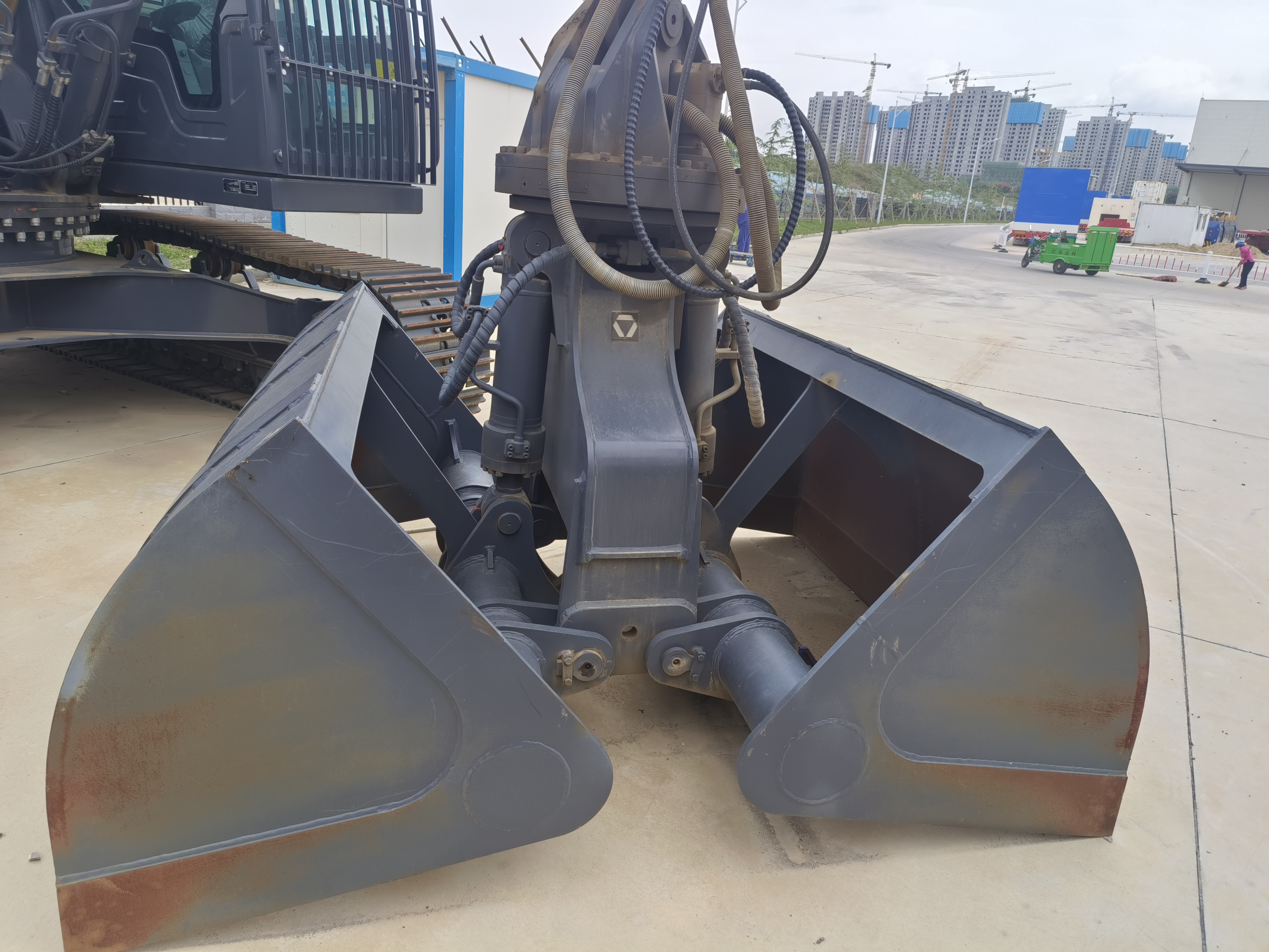 徐工XE450M抓料机履带式挖掘机