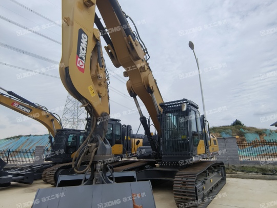 徐工XE450M抓料机履带式挖掘机