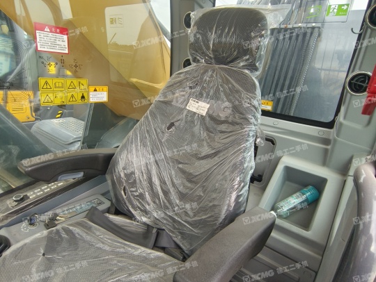 徐工XE450M抓料机履带式挖掘机