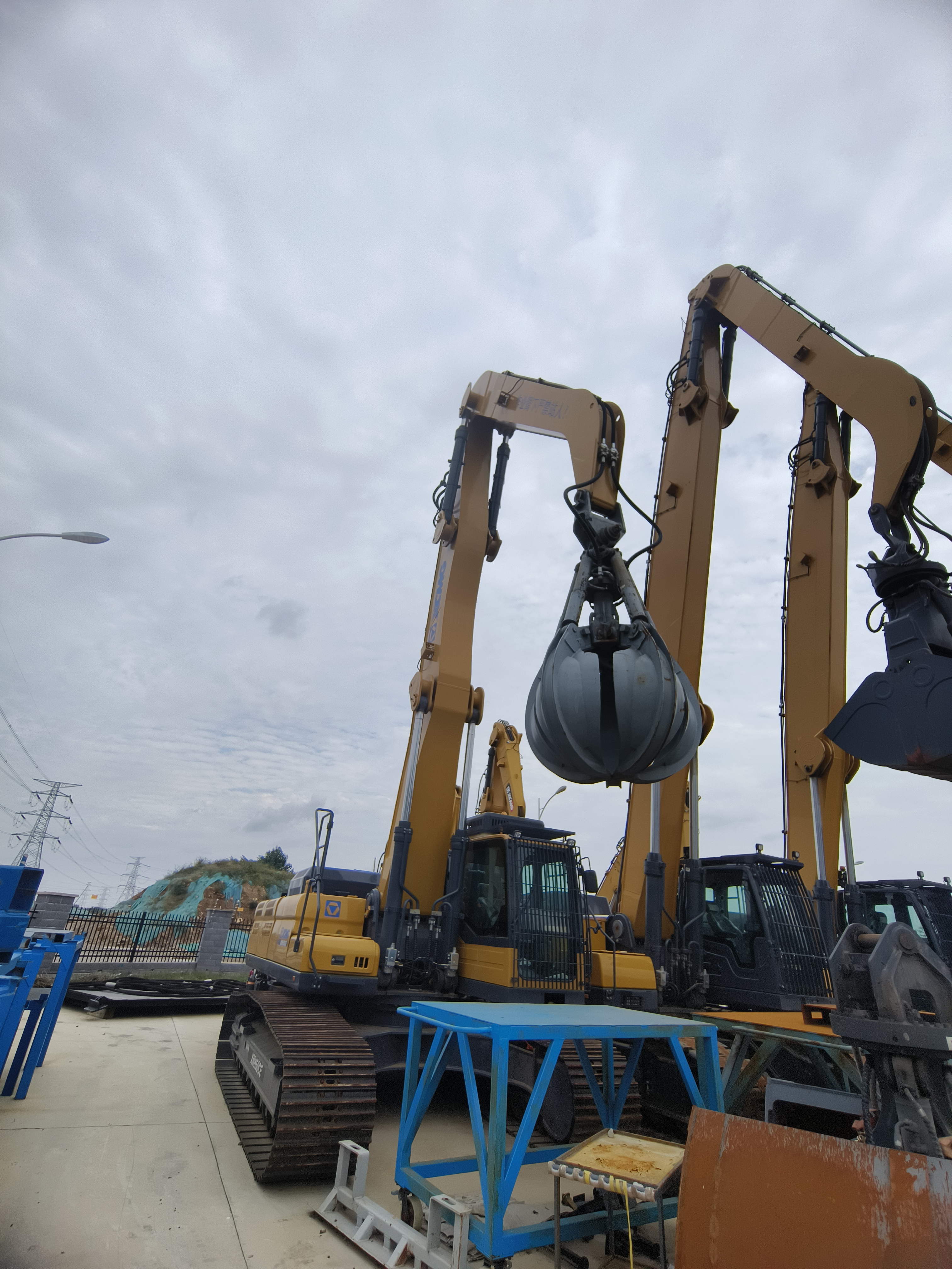 徐工XMH50CE履带式挖掘机抓料机