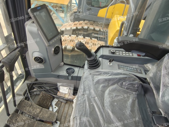 徐工XMH70C抓料机履带式挖掘机