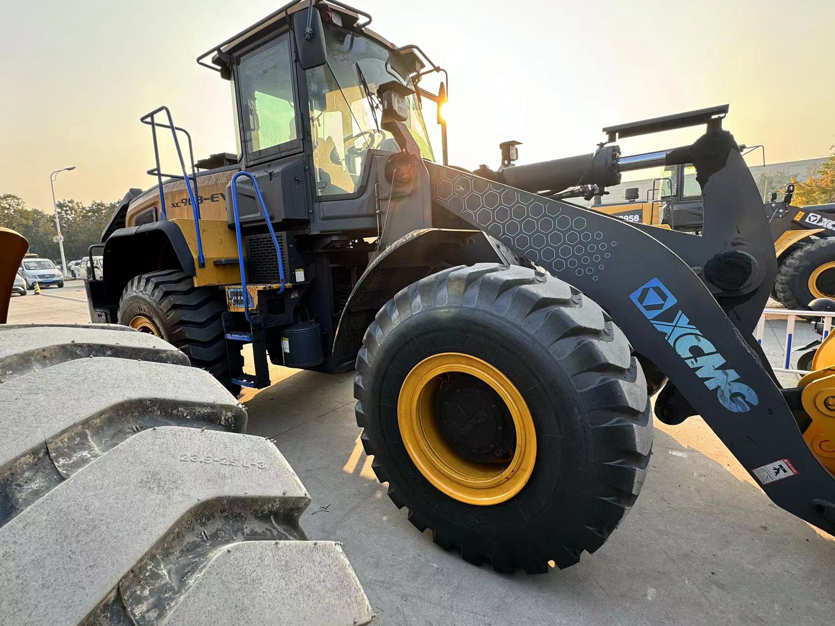 徐工XC968轮式装载机