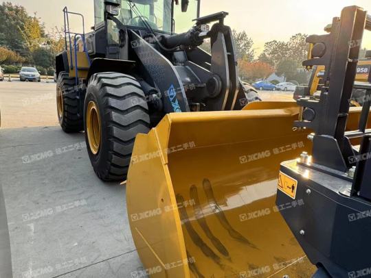 徐工XC968轮式装载机