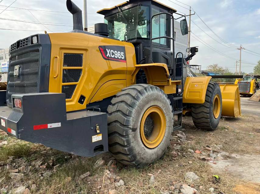 徐工XC965轮式装载机