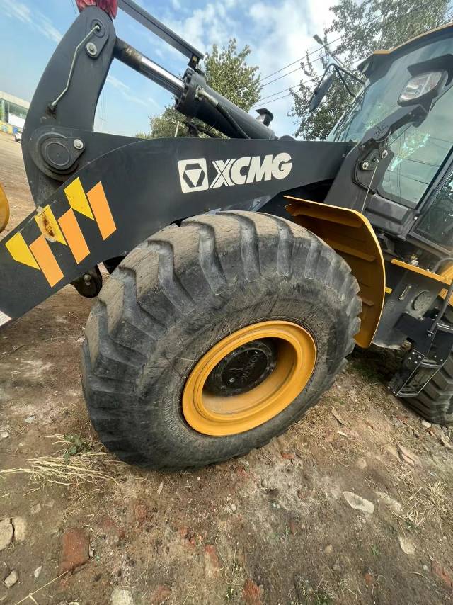 徐工XC965轮式装载机