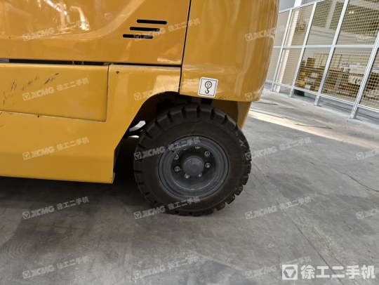 徐工XCB-P30電動平衡重叉車