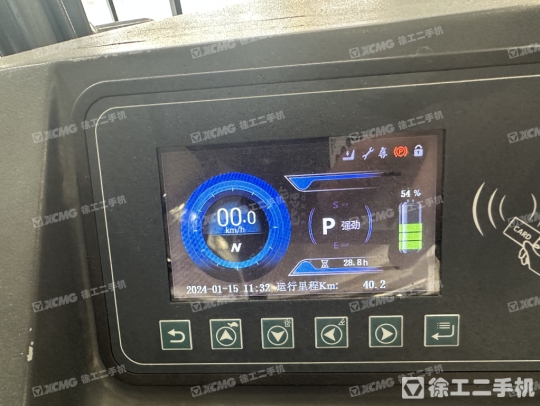 徐工XCB-P25電動平衡重叉車