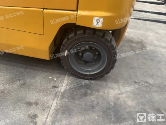 徐工XCB-P35電動平衡重叉車