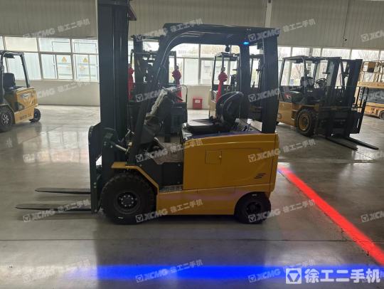 徐工XCB- L20電動(dòng)平衡重叉車