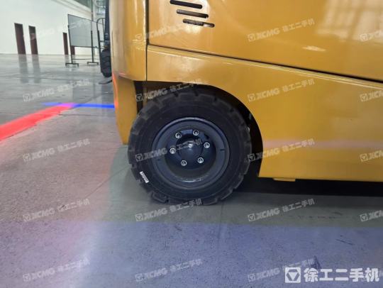 徐工XCB- L20電動(dòng)平衡重叉車