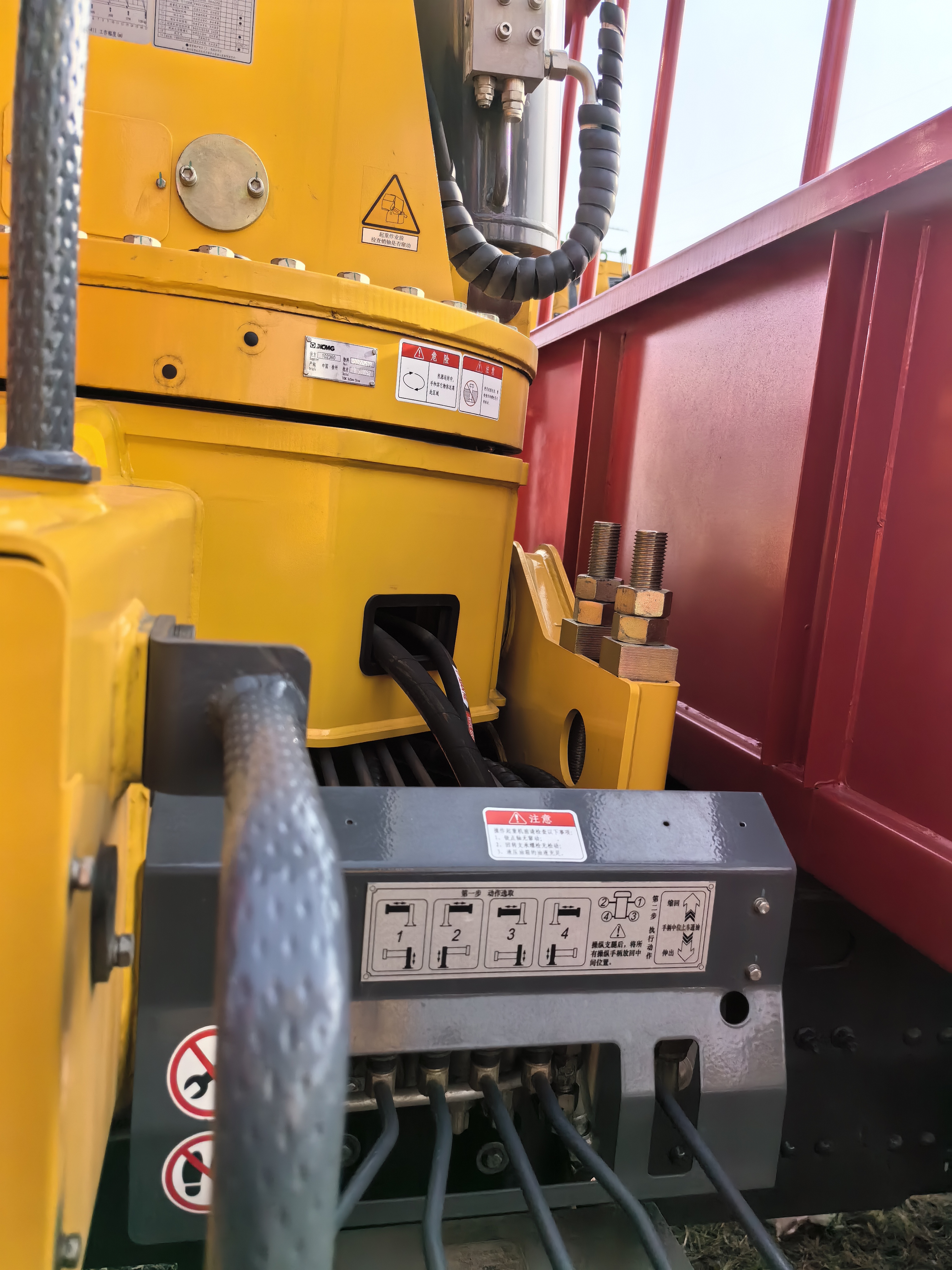 徐工SQS300E随车起重机