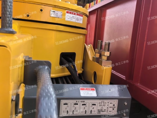 徐工SQS300E随车起重机