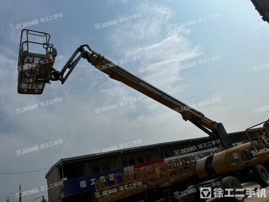 徐工GKS28直臂式高空作业车