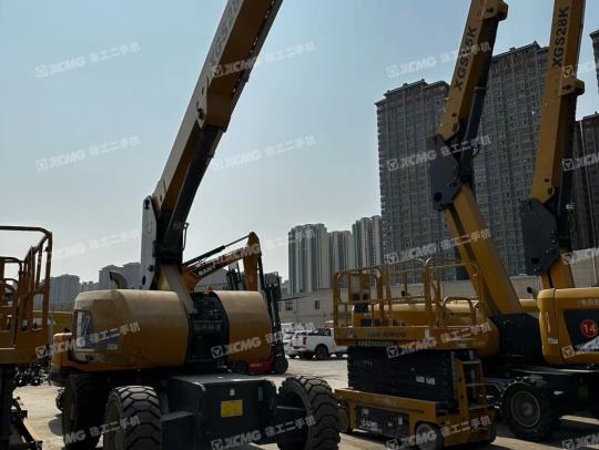 徐工GKS28直臂式高空作业车