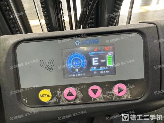 徐工XCB-TW16電動平衡重叉車