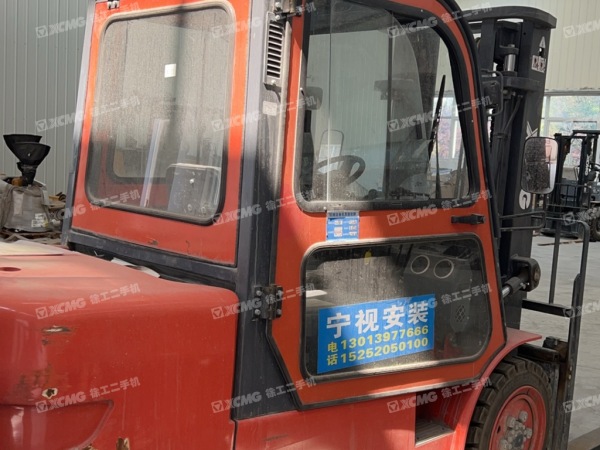 徐工XCB-D35内燃平衡重叉车3.5吨柴油叉车