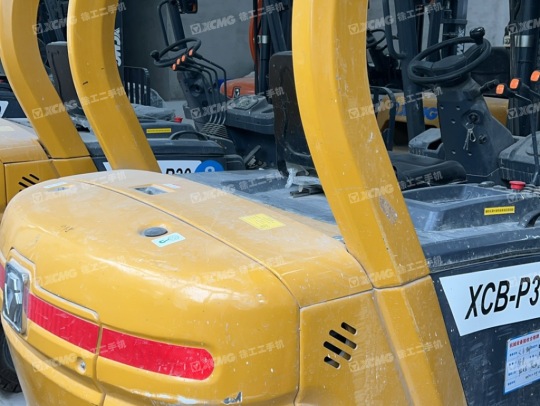 徐工XCB-P30電動平衡重叉車