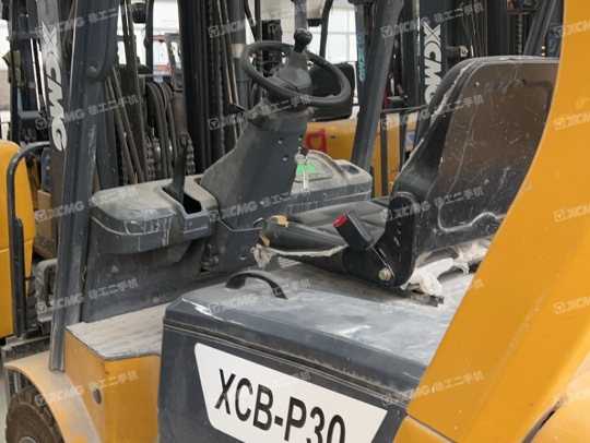 徐工XCB-P30電動平衡重叉車