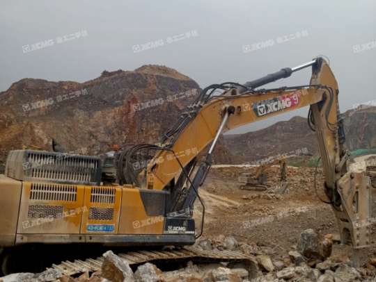 徐工XE470D履带式挖掘机