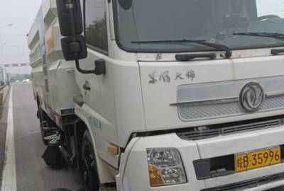 徐工XZJ5160TXSD5洗扫车