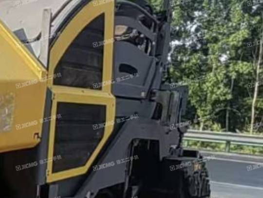 戴納派克F3030C攤鋪機(jī)