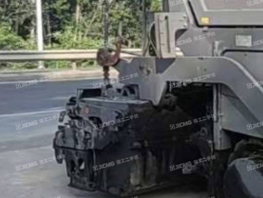 戴納派克F3030C攤鋪機(jī)