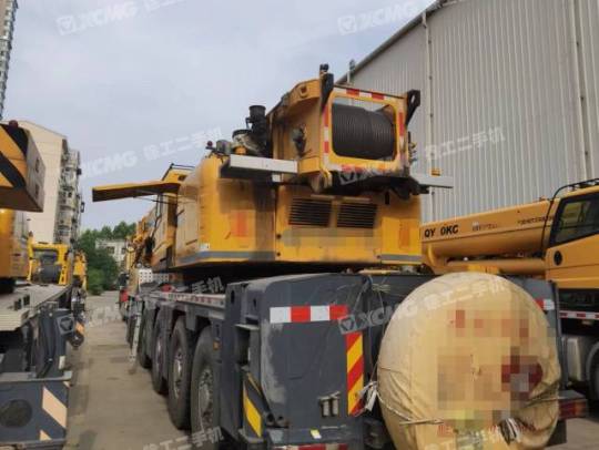 徐工XCA300全地面起重机