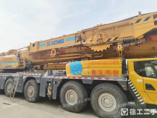 徐工XCA300全地面起重机