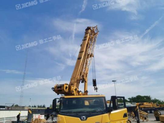 徐工XCT80L6汽车起重机