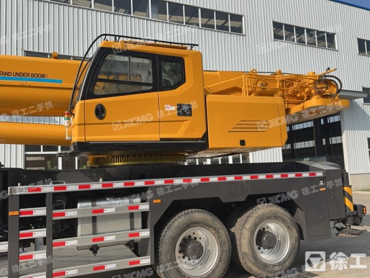 徐工XCT80汽車起重機