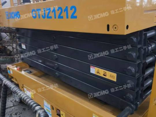 徐工GTJZ1212剪叉式高空作业平台