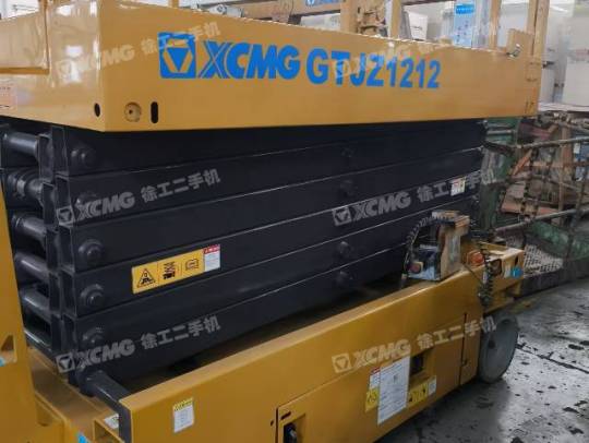 徐工GTJZ1212剪叉式高空作业平台