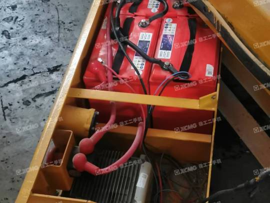 徐工GTJZ1212剪叉式高空作业平台